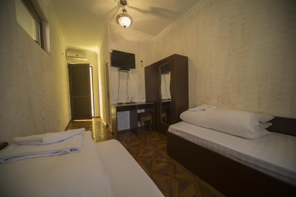 Hotel Nikala Цкалтубо Екстериор снимка