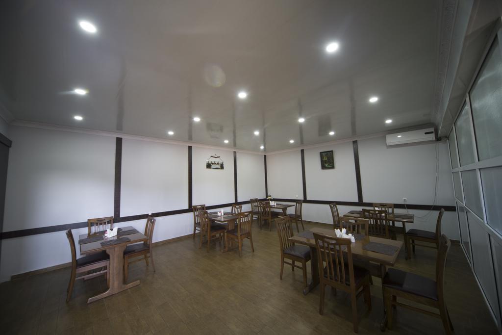 Hotel Nikala Цкалтубо Екстериор снимка