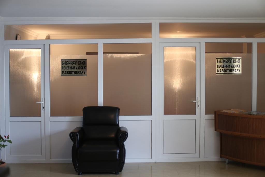Hotel Nikala Цкалтубо Екстериор снимка