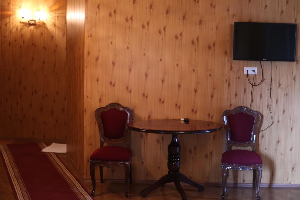 Hotel Nikala Цкалтубо Екстериор снимка