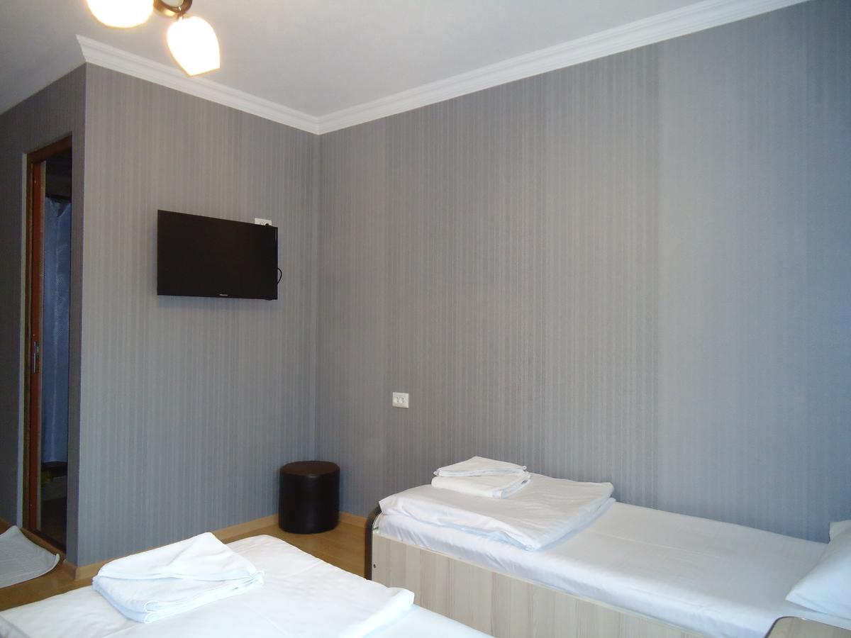 Hotel Nikala Цкалтубо Екстериор снимка
