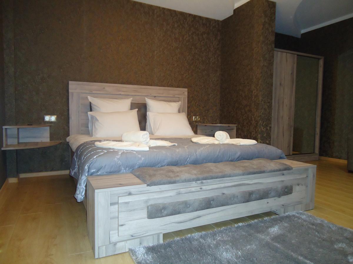 Hotel Nikala Цкалтубо Екстериор снимка