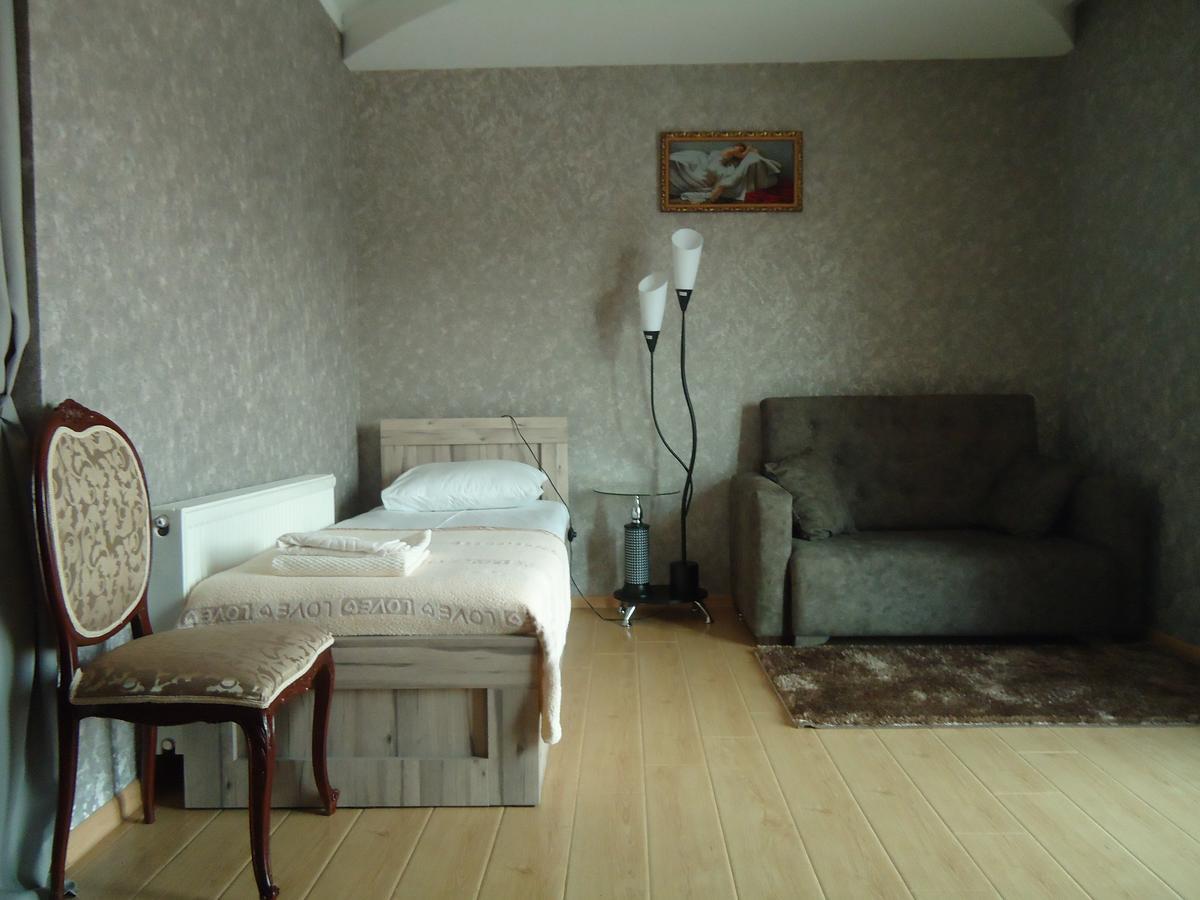 Hotel Nikala Цкалтубо Екстериор снимка