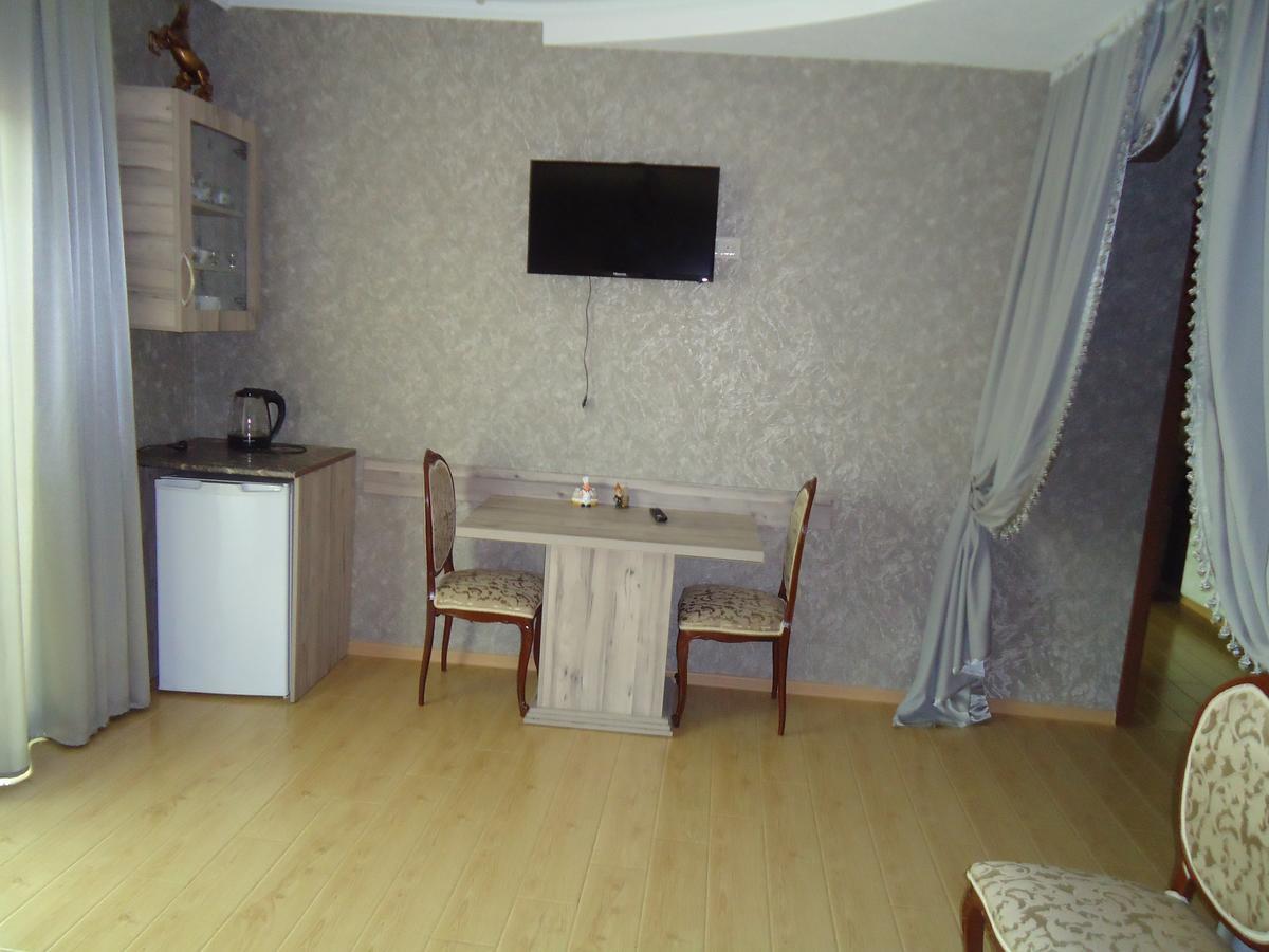 Hotel Nikala Цкалтубо Екстериор снимка